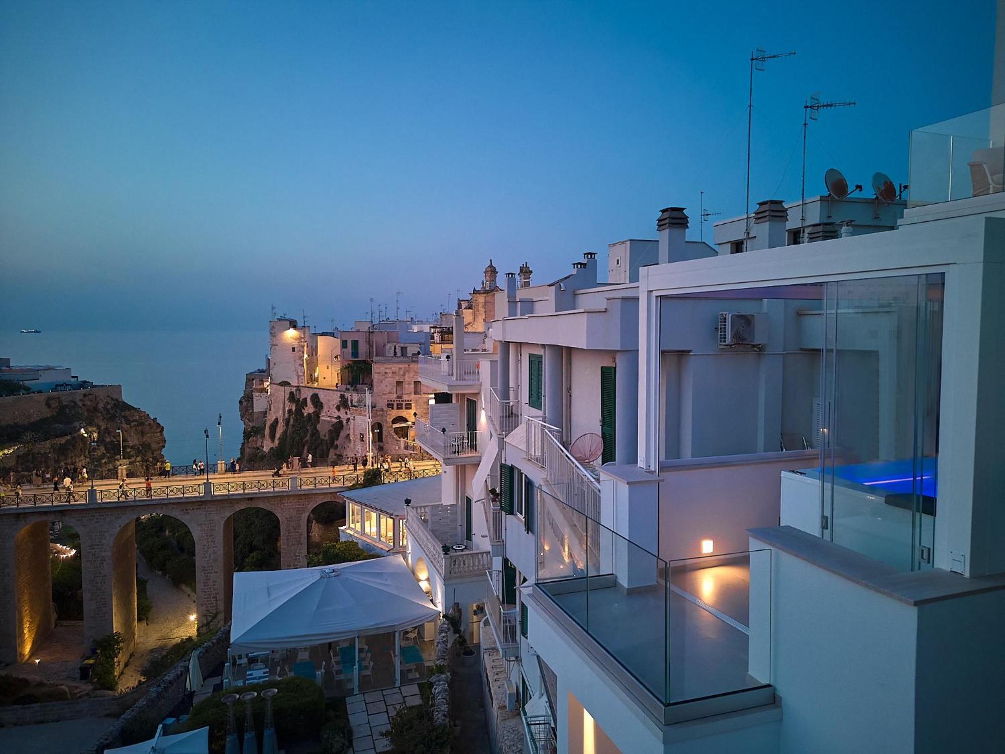 White Coast Hotel Polignano a Mare Buitenkant foto